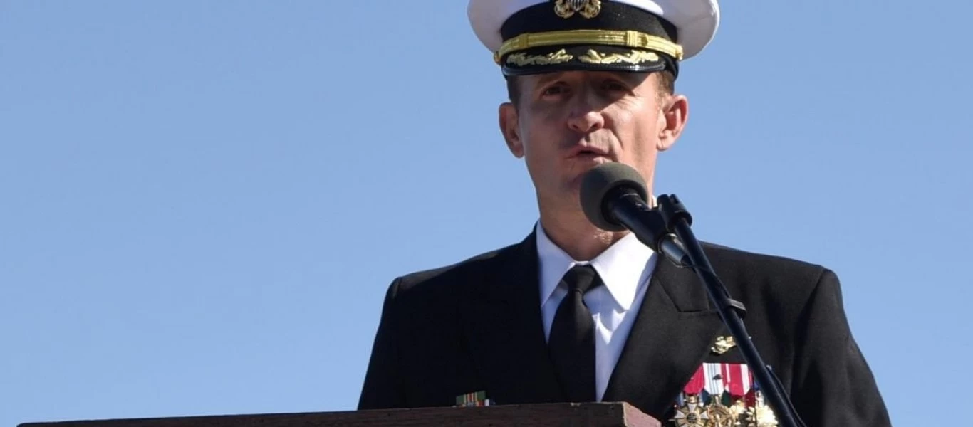 Θετικός στον κορωνοϊό ο πρώην κυβερνήτης του USS Theodore Roosevelt Μπρετ Κροζίερ